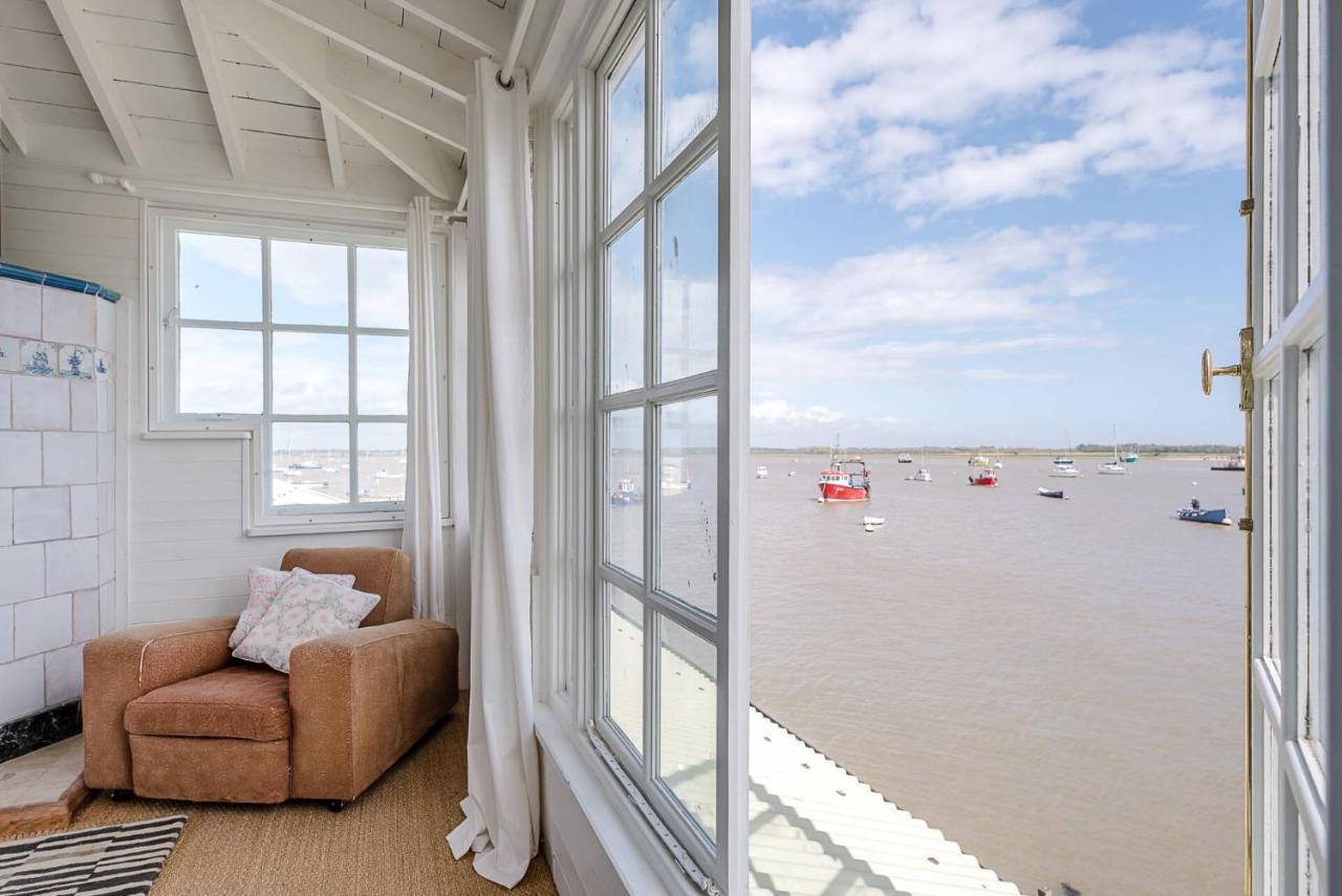 The Boathouse In Felixstowe Ferry - Stunning Waterfront Property Exterior foto