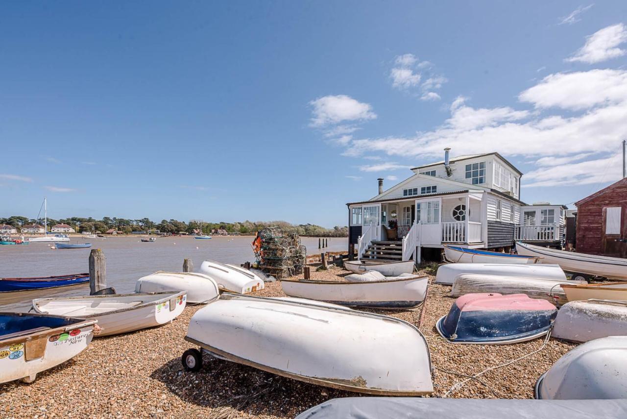 The Boathouse In Felixstowe Ferry - Stunning Waterfront Property Exterior foto